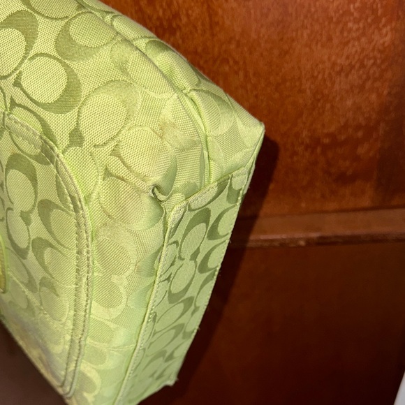 🍋‍🟩💚☀️🕶️Coach Lime Green Signature Shoulder Bag - Picture 5 of 13